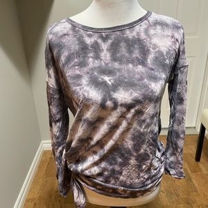 Lulu Lemon gym to street side tie top Sz 10